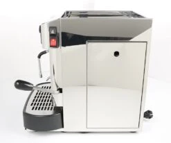 La Piccola Cecilia 1 Gruppig (7g), Automatisch, Wassertank, Inox 17 La Piccola Cecilia 1 Gruppig (7g), Automatisch, Wassertank, Inox -Eureka Verkaufs Shop 1405 B Right 1280x1280