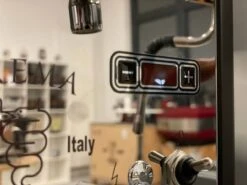 Bezzera CREMA PM PID, 2-Kreis Siebträger Espressomaschine -Eureka Verkaufs Shop Bezzera Crema PID Front nah 1280x1280