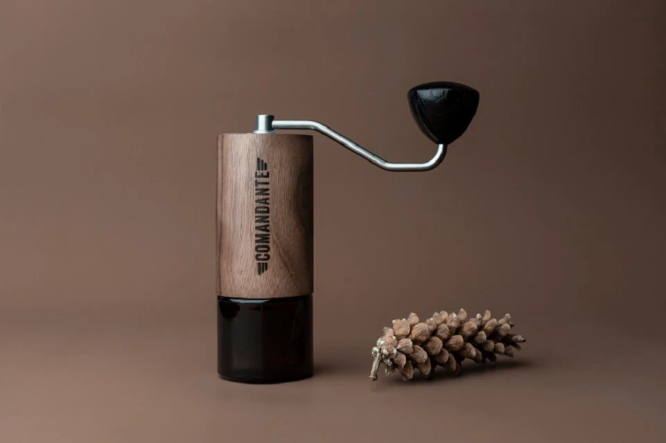 Comandante C40 MK4 Nitro Blade Handmühle Virginia Walnut 7 Comandante C40 MK4 Nitro Blade Handmühle Virginia Walnut – Bild 5