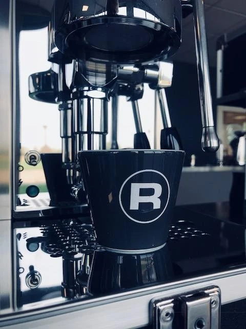 ROCKET Porta Via Cappuccinotasse Mit Unterteller In Anthrazit - Ohne Henkel 4 ROCKET Porta Via Cappuccinotasse Mit Unterteller In Anthrazit - Ohne Henkel – Bild 2