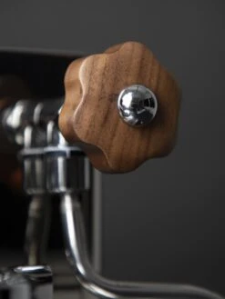 AKTION - Lelit Bianca V3 PL162T Mit Dualboiler Und Brühdruckregulierung -Eureka Verkaufs Shop Lelit Bianca PL162T Drehgriffe aus Holz 1280x1280