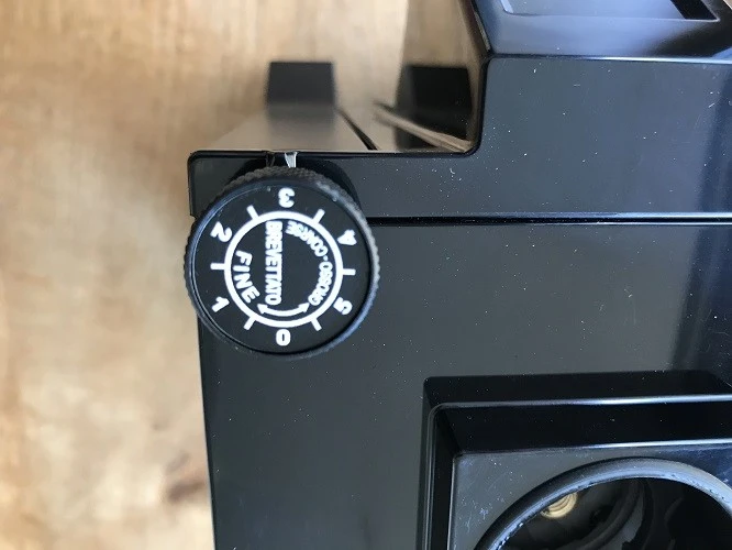 Eureka MIGNON SPECIALITA Espressomühle - Schwarz Glänzend 15BL - Mit Dunklem Trichter - 5 Jahre Gara 6 Eureka MIGNON SPECIALITA Espressomühle - Schwarz Glänzend 15BL - Mit Dunklem Trichter - 5 Jahre Gara – Bild 4