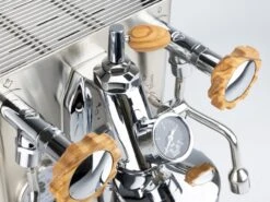 Lelit Mara X PL62X PRO BELLISSIMO Sonderediton - Mit Schwarzem Frontlogo - Version V2 9 Lelit Mara X PL62X PRO BELLISSIMO Sonderediton - Mit Schwarzem Frontlogo - Version V2 -Eureka Verkaufs Shop MaraX Bellissimo Olive Detail Oben Fur alle Farben 1280x1280