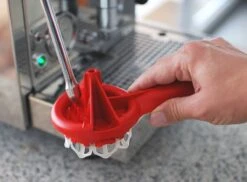 Espazzola Brühgruppenreiniger In Rot 56-58mm (Modell 2+3-58) -Eureka Verkaufs Shop Needles 1280x1280