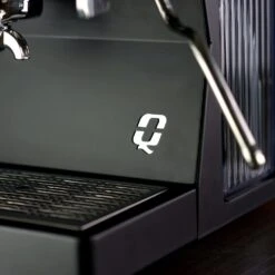 Retoure - Quickmill LUNA Schwarz - Siebträger Espressomaschine Thermoblock, PID, Preinfusion 16 Retoure - Quickmill LUNA Schwarz - Siebträger Espressomaschine Thermoblock, PID, Preinfusion -Eureka Verkaufs Shop QM Quickmill Luna Schwarz Espressomaschine seitlicher Tank 1280x1280 1