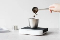 Acaia PEARL Pitch Black - Digitale Espresso-Waage Mit Bluetooth - Modell 2021 -Eureka Verkaufs Shop acaia pearl white 3 1500x progressive 1280x1280 1