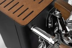 Lelit Bianca OBSIDIAN EXCLUSIVE WOOD Sonderedition Mit Kipphebeln 14 Lelit Bianca OBSIDIAN EXCLUSIVE WOOD Sonderedition Mit Kipphebeln -Eureka Verkaufs Shop lelit bianca obsidian exclusive wood sonderedition mit kipphebeln detail von oben 1280x1280