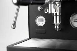 Lelit Bianca OBSIDIAN PURE Sonderedition Komplett In Schwarz Mit Kipphebeln -Eureka Verkaufs Shop lelit bianca obsidian pure sonderedition detail front 1280x1280